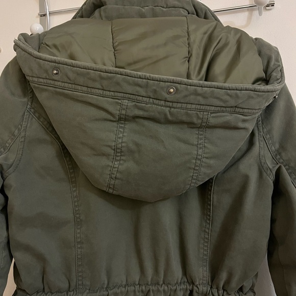 Hollister Winter Coat Siz (Teen and Young Adult) Large - Picture 2 of 7